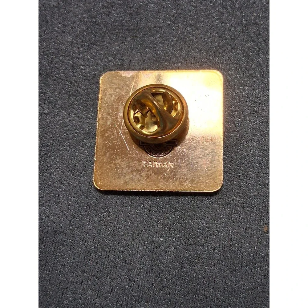 Vintage 1987 Budweiser Clydesdales Beer Lapel Pin Gold Tone Square Taiwan